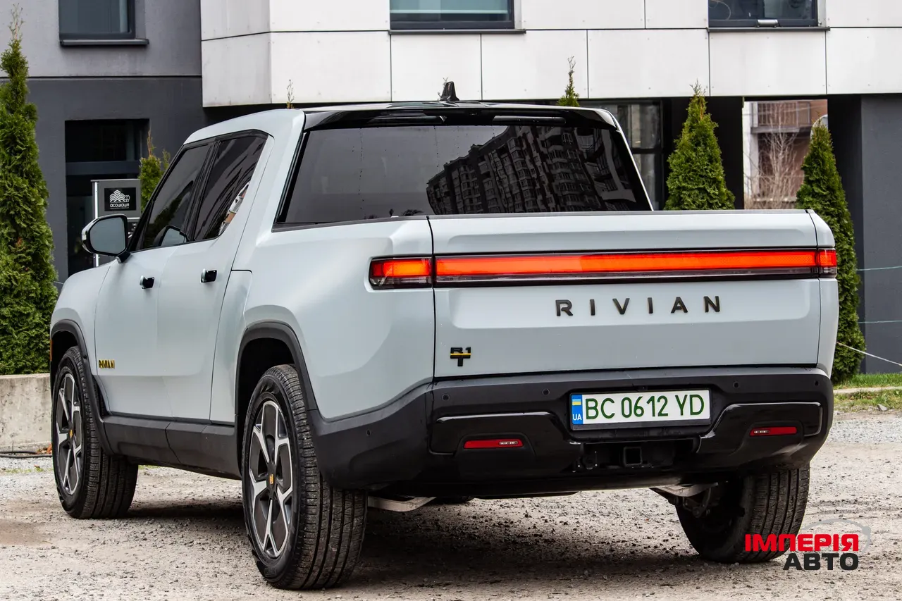 Rivian R1T - фото 37