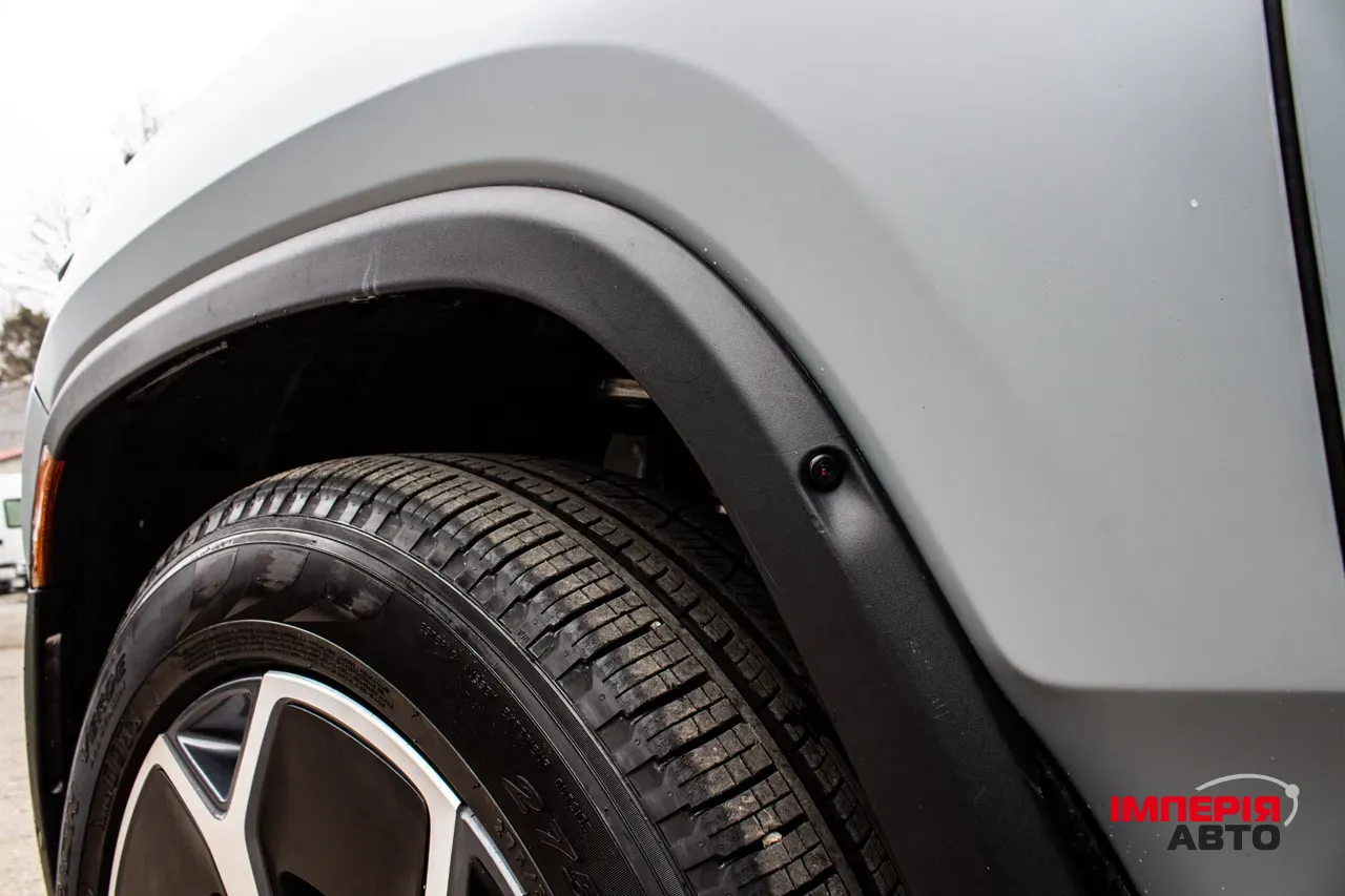 Rivian R1T - фото 8