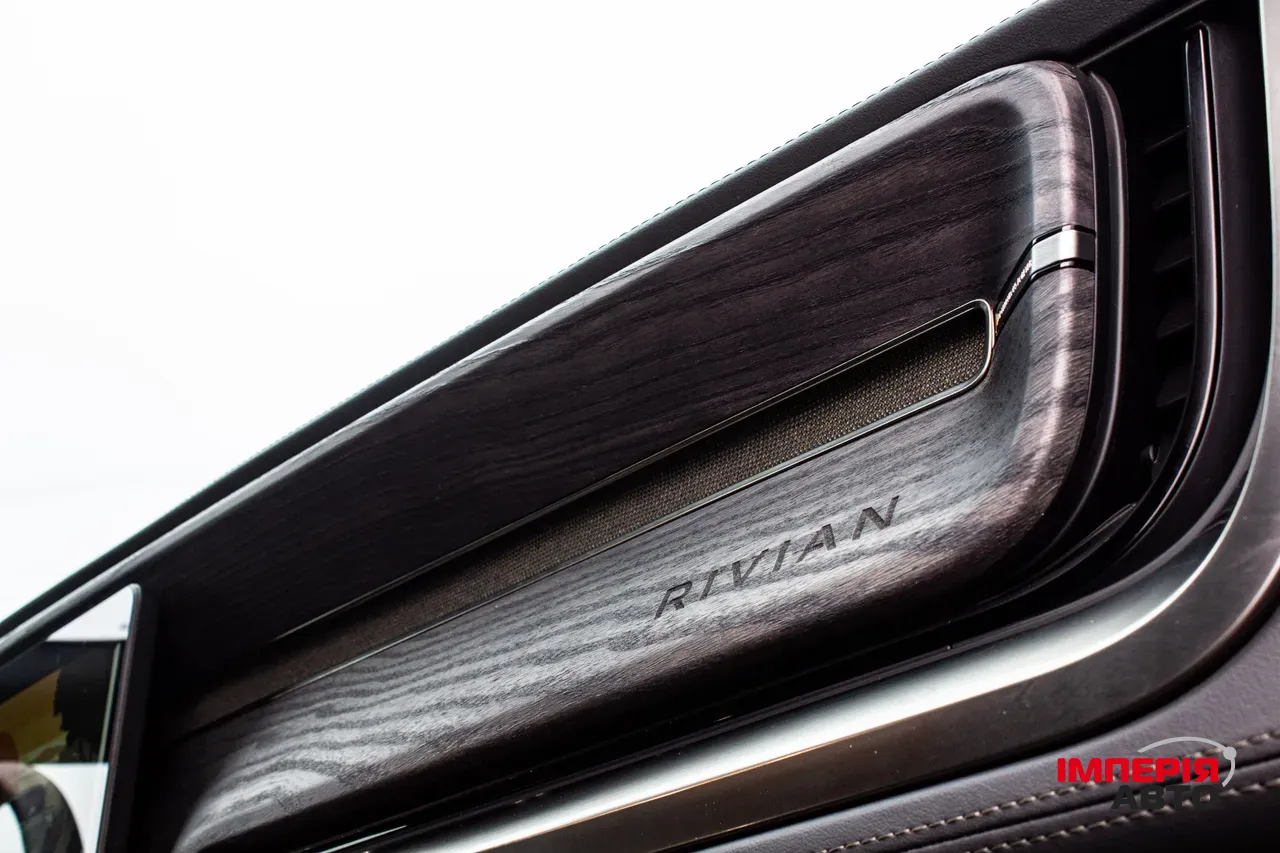 Rivian R1T - фото 7