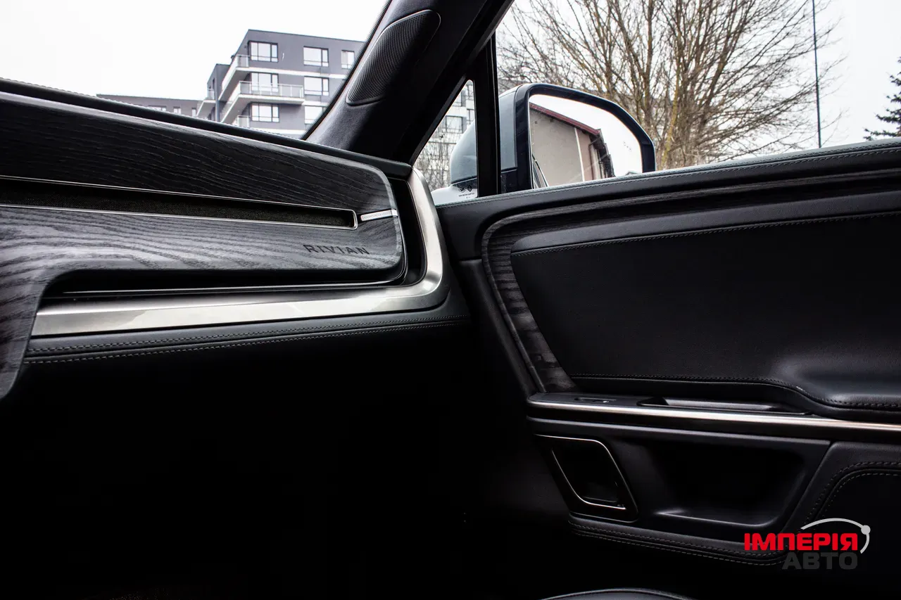 Rivian R1T - фото 35