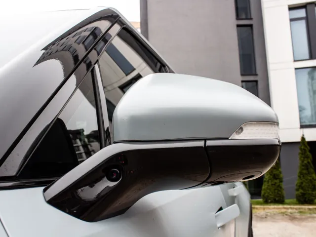 Rivian R1T - фото 4