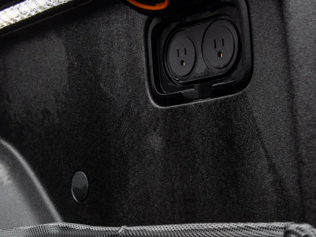 Rivian R1T - фото 5