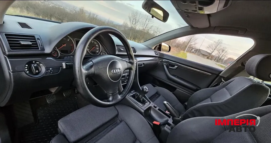 Audi A4 - фото 12