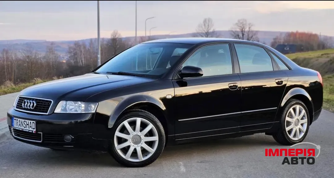 Audi A4 - фото 10