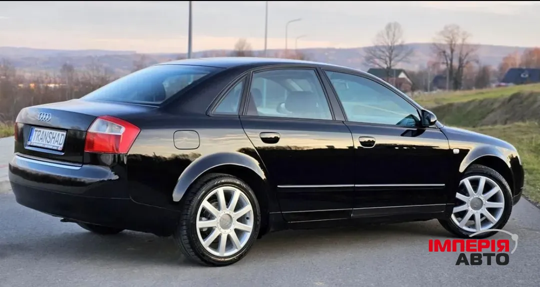 Audi A4 - фото 5