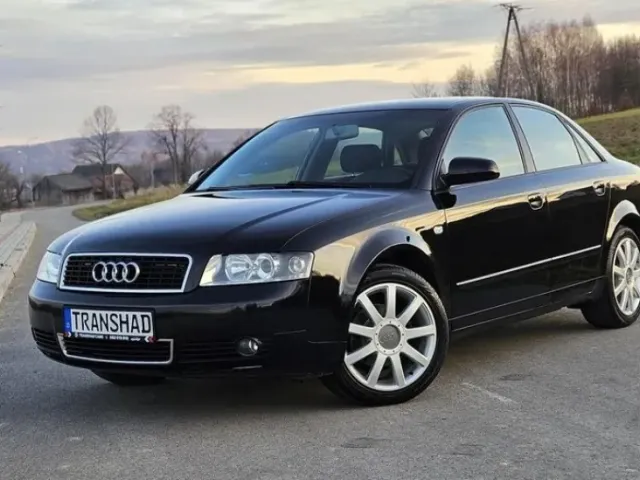 Audi A4 - фото 1