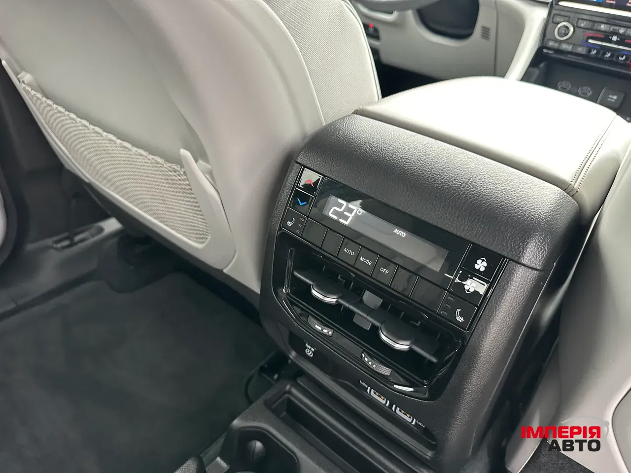 Jeep Grand Cherokee - фото 22