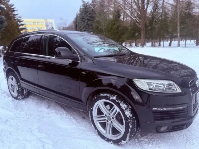 Audi Q7 - фото 2