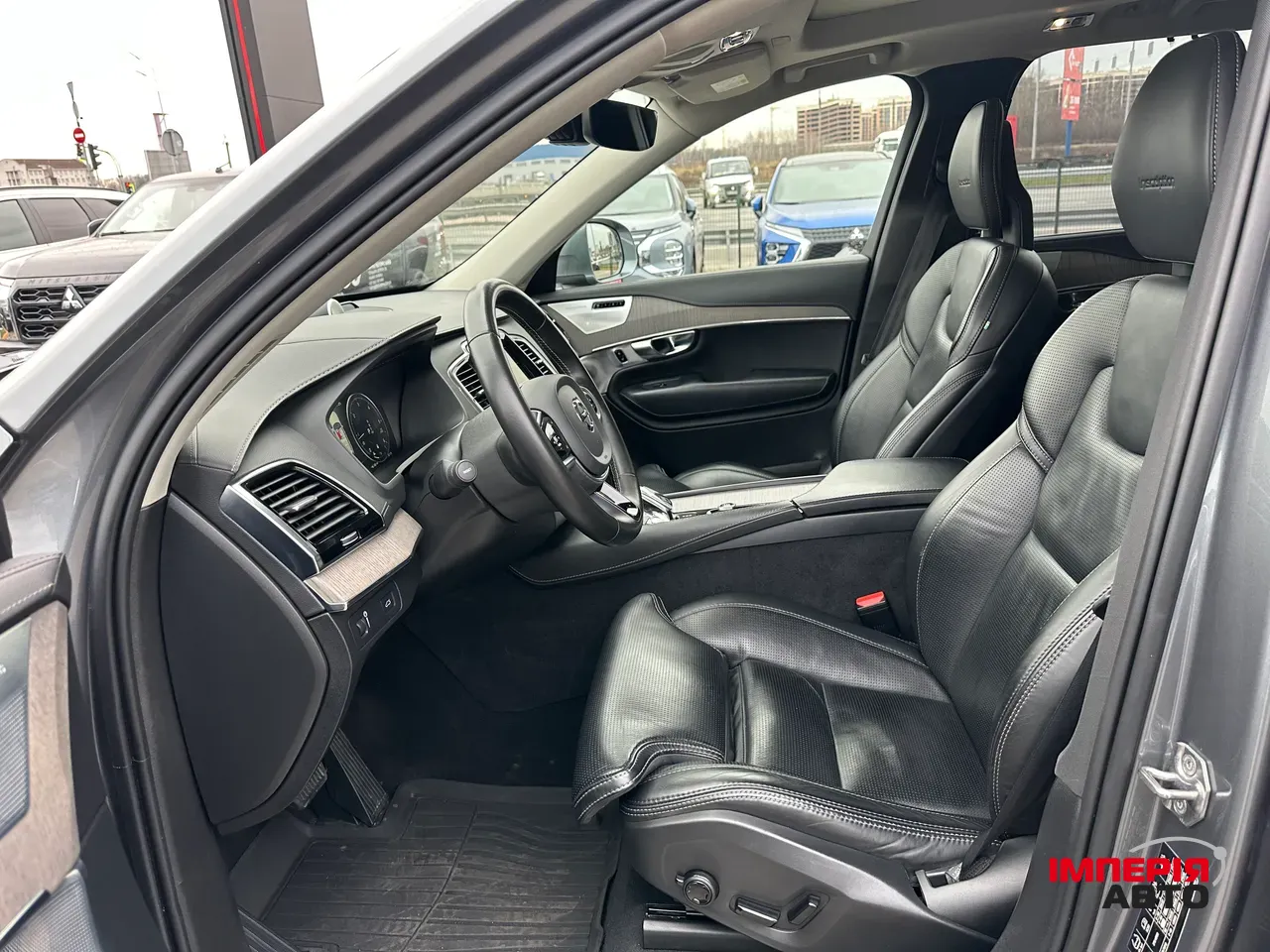 Volvo XC90 - фото 9