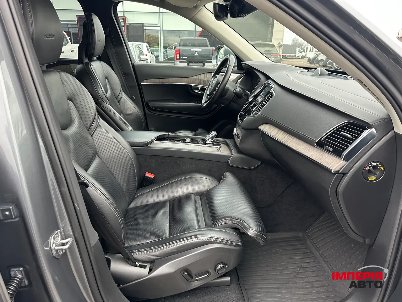 Volvo XC90 - фото 16