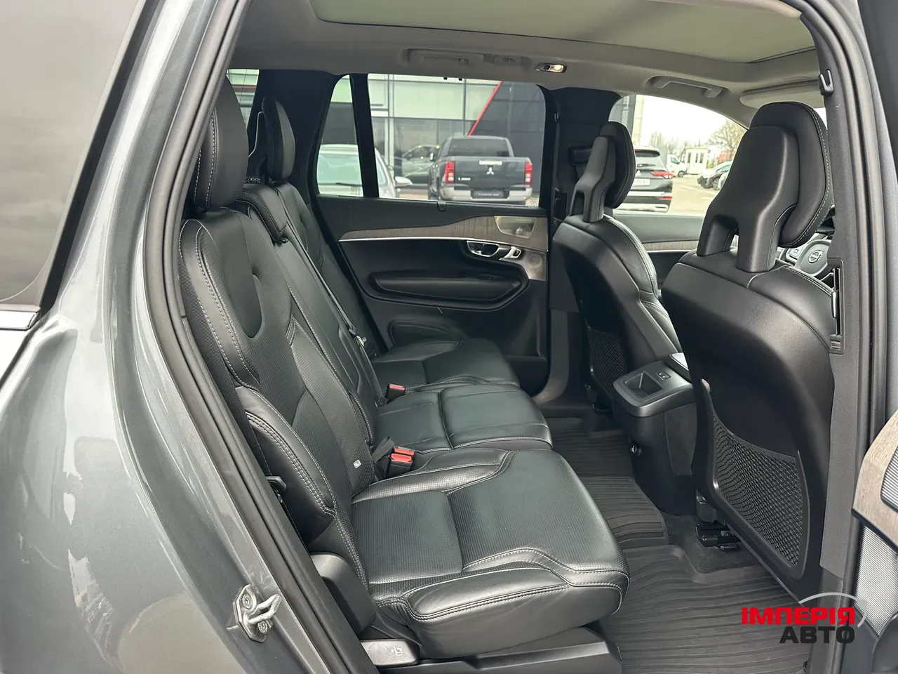 Volvo XC90 - фото 17