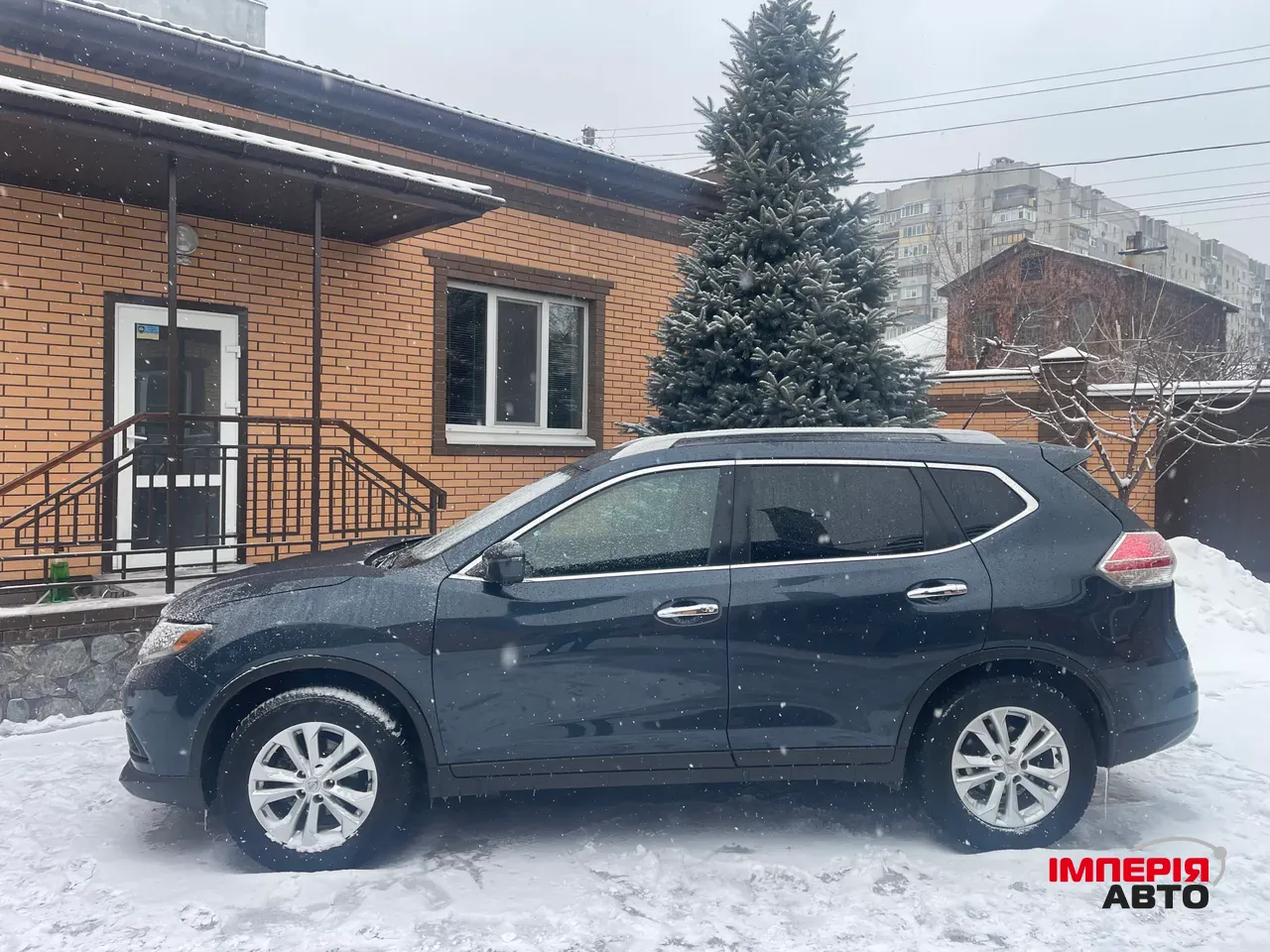 Nissan Rogue - фото 1