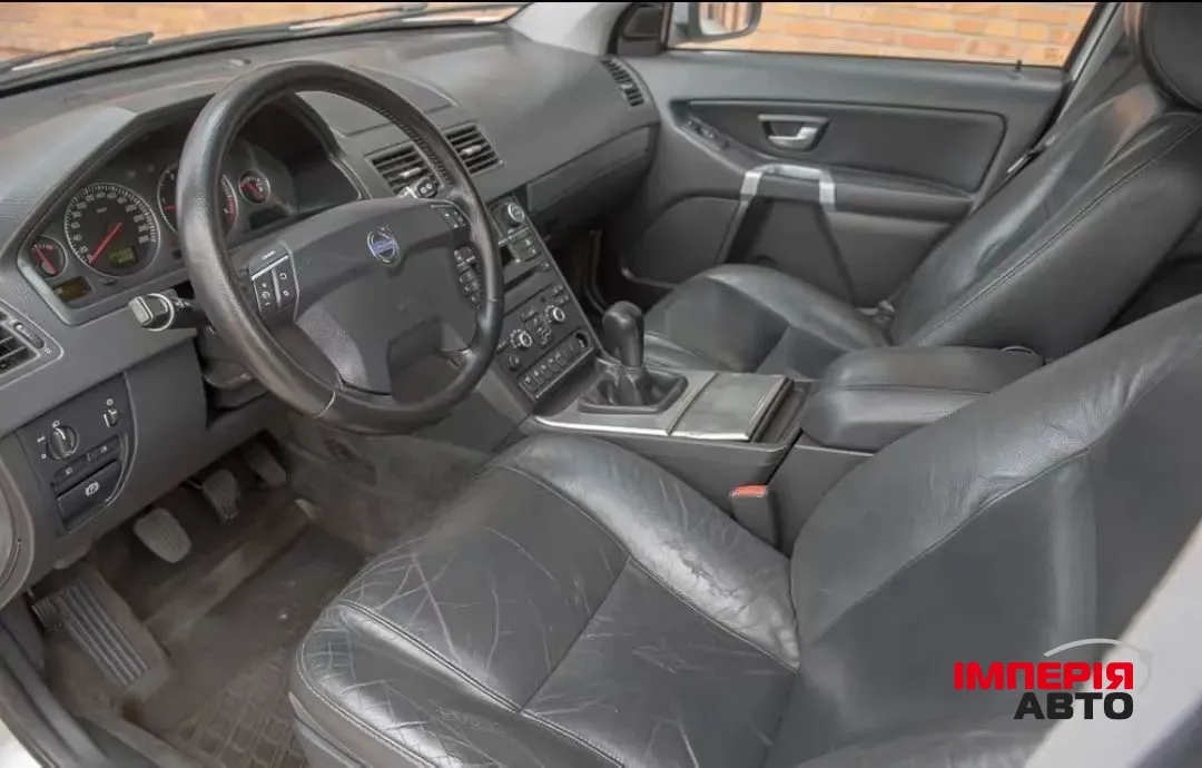 Volvo XC90 - фото 8