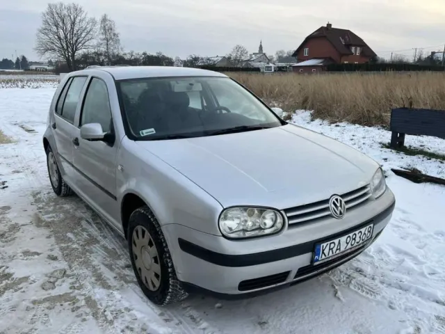 Volkswagen Golf - фото 1