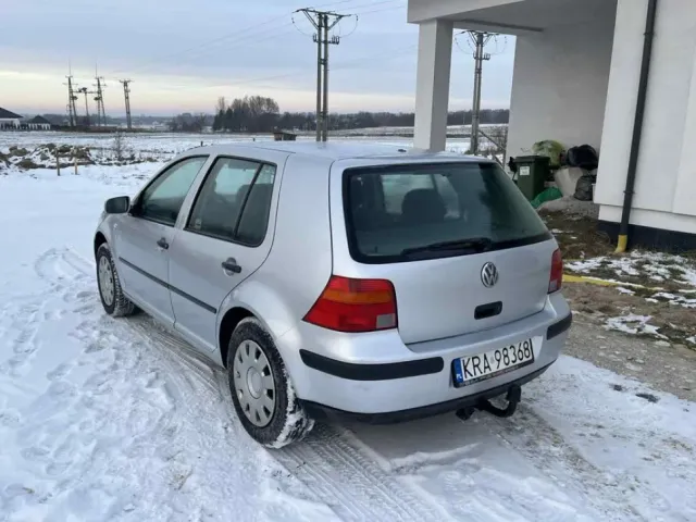 Volkswagen Golf - фото 3
