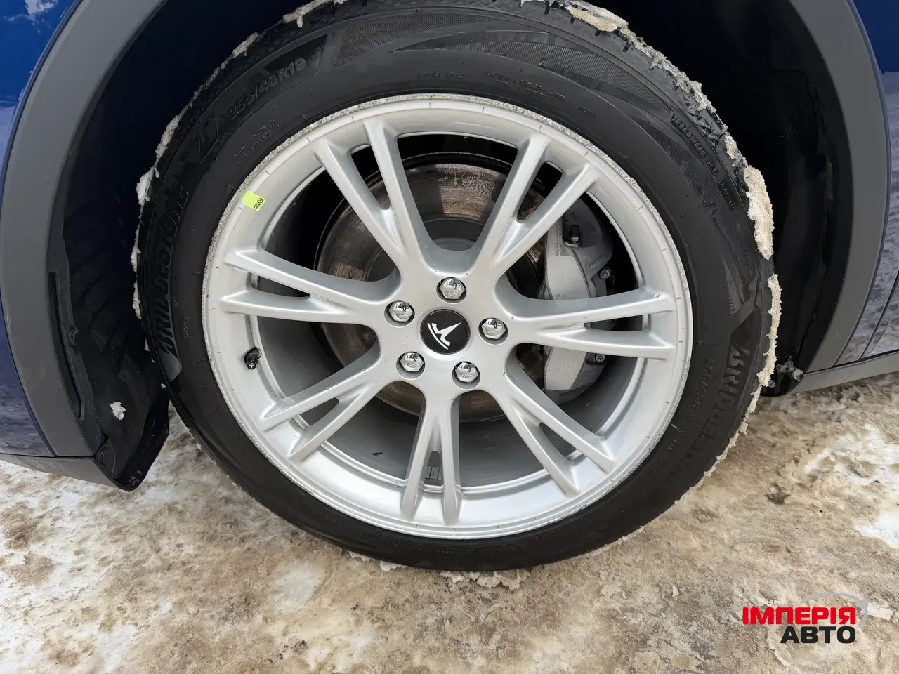 Tesla Model Y - фото 9