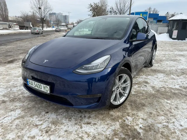Tesla Model Y - фото 1