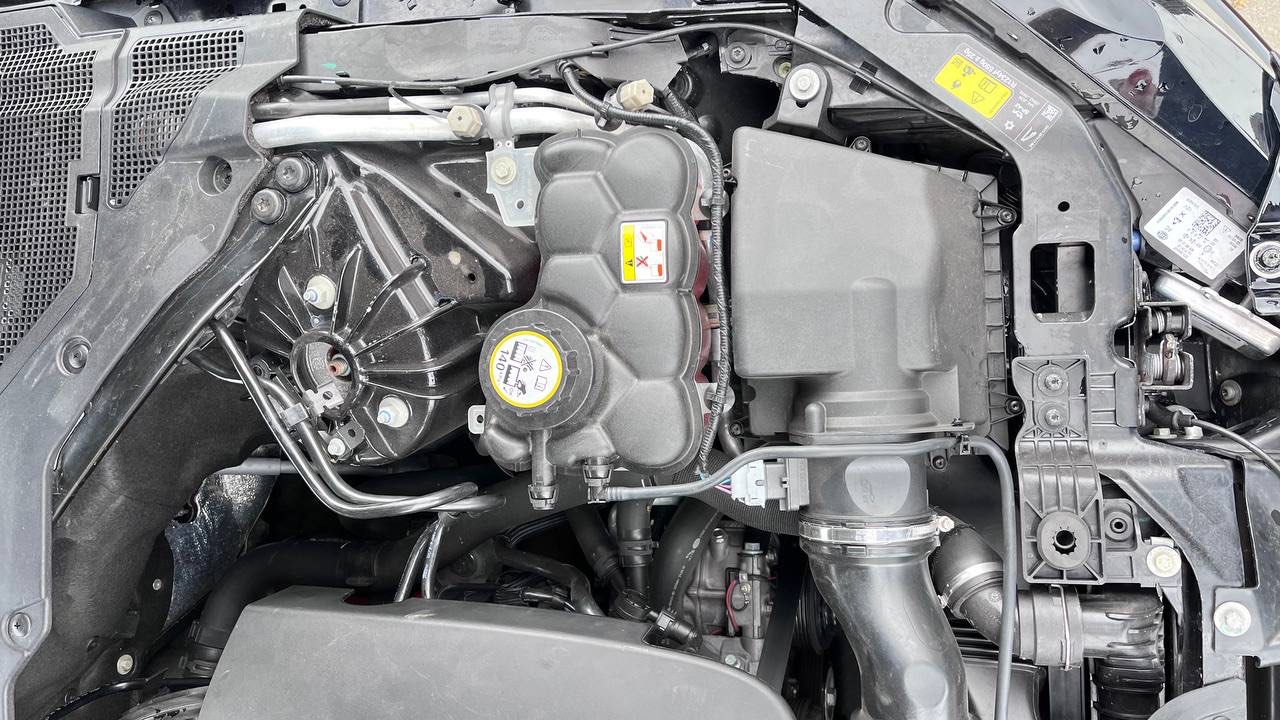 Jaguar XE - фото 3