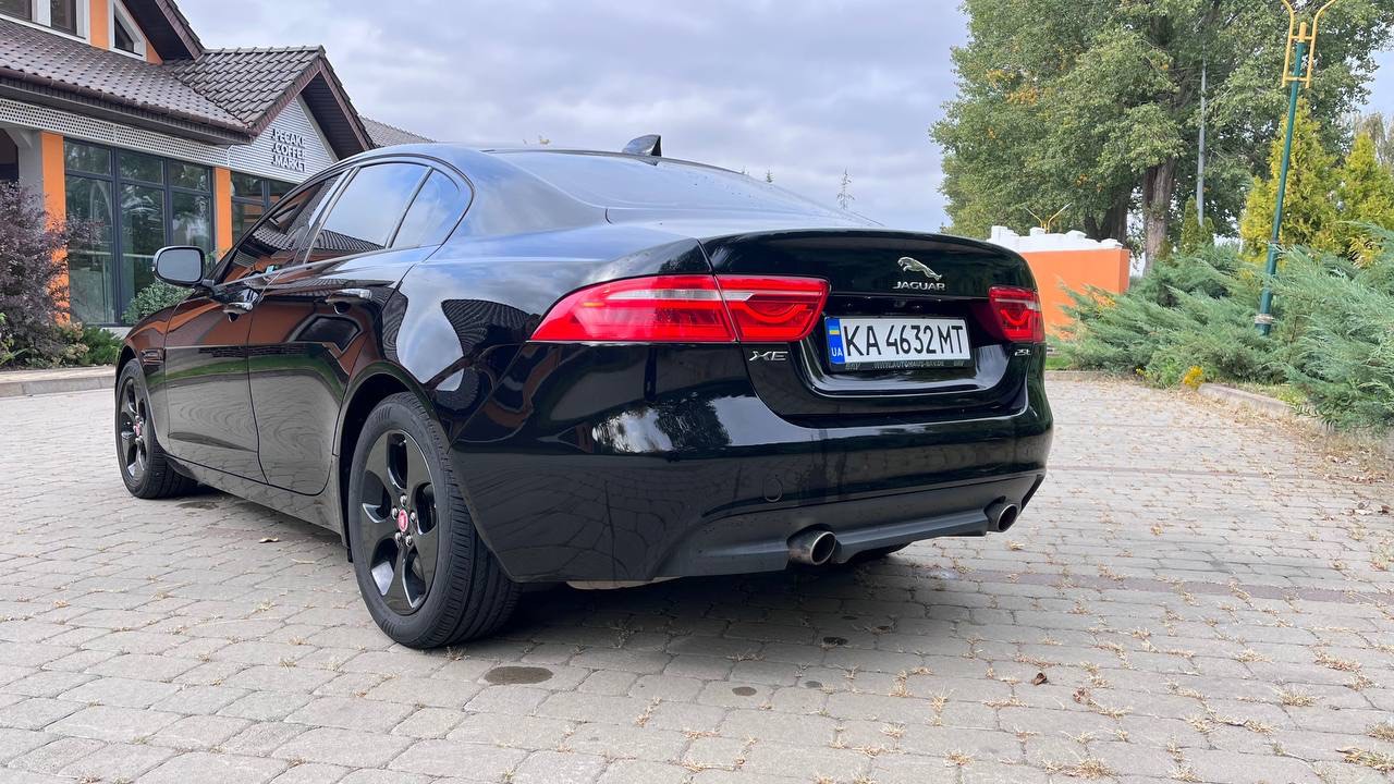 Jaguar XE - фото 21
