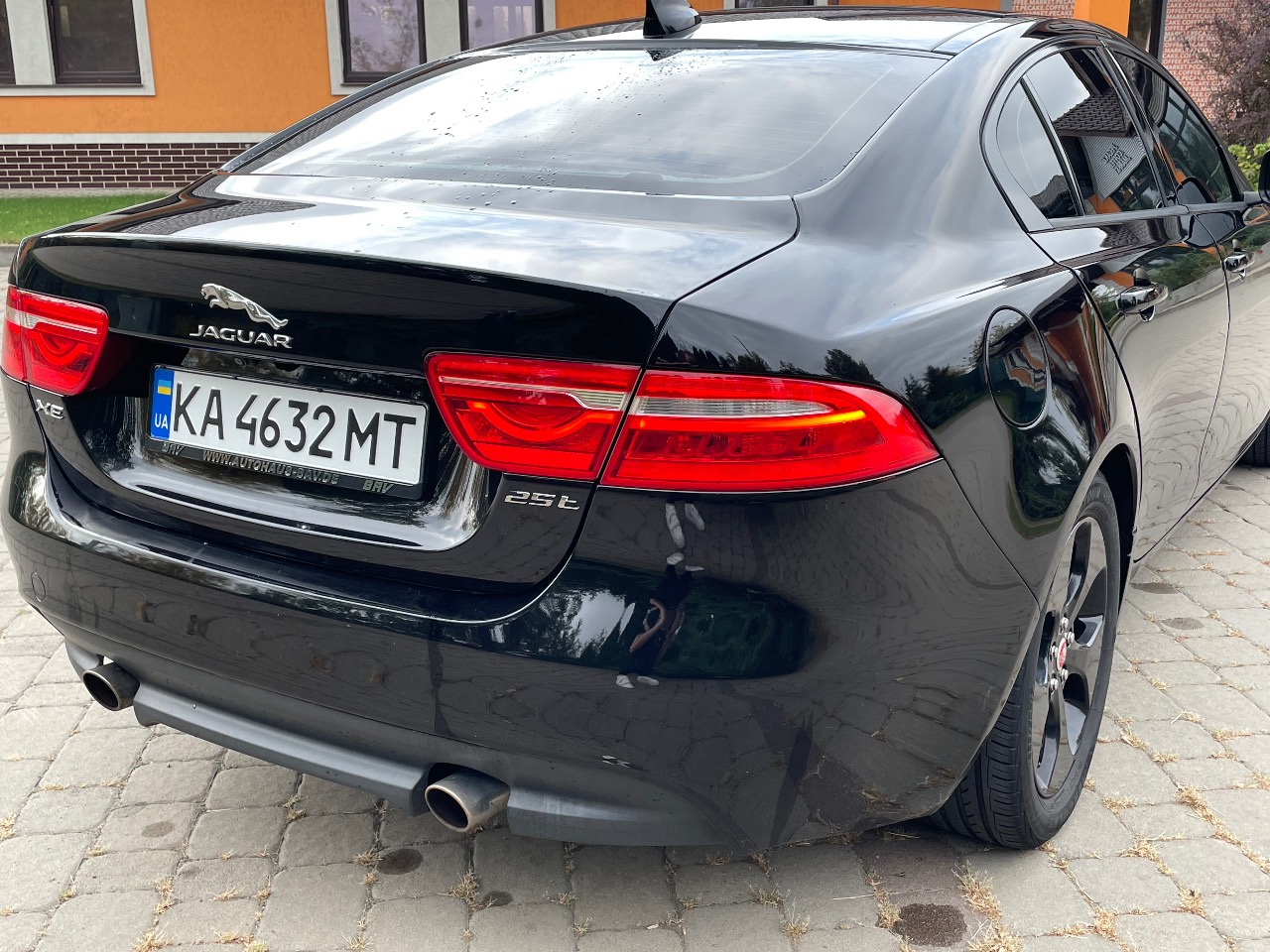 Jaguar XE - фото 4