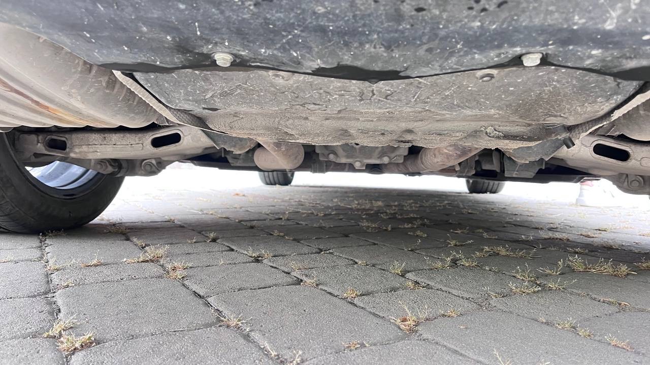 Jaguar XE - фото 18