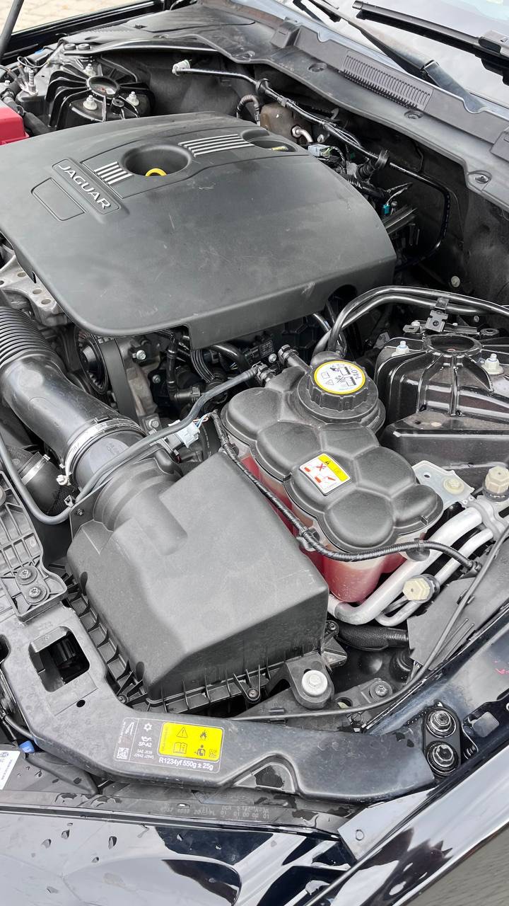 Jaguar XE - фото 25