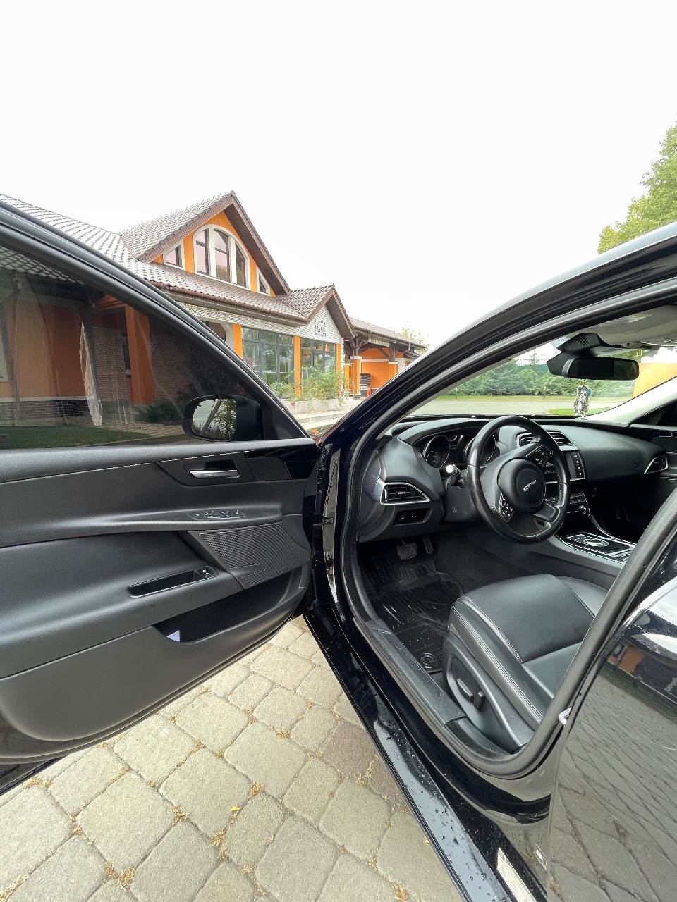 Jaguar XE - фото 28