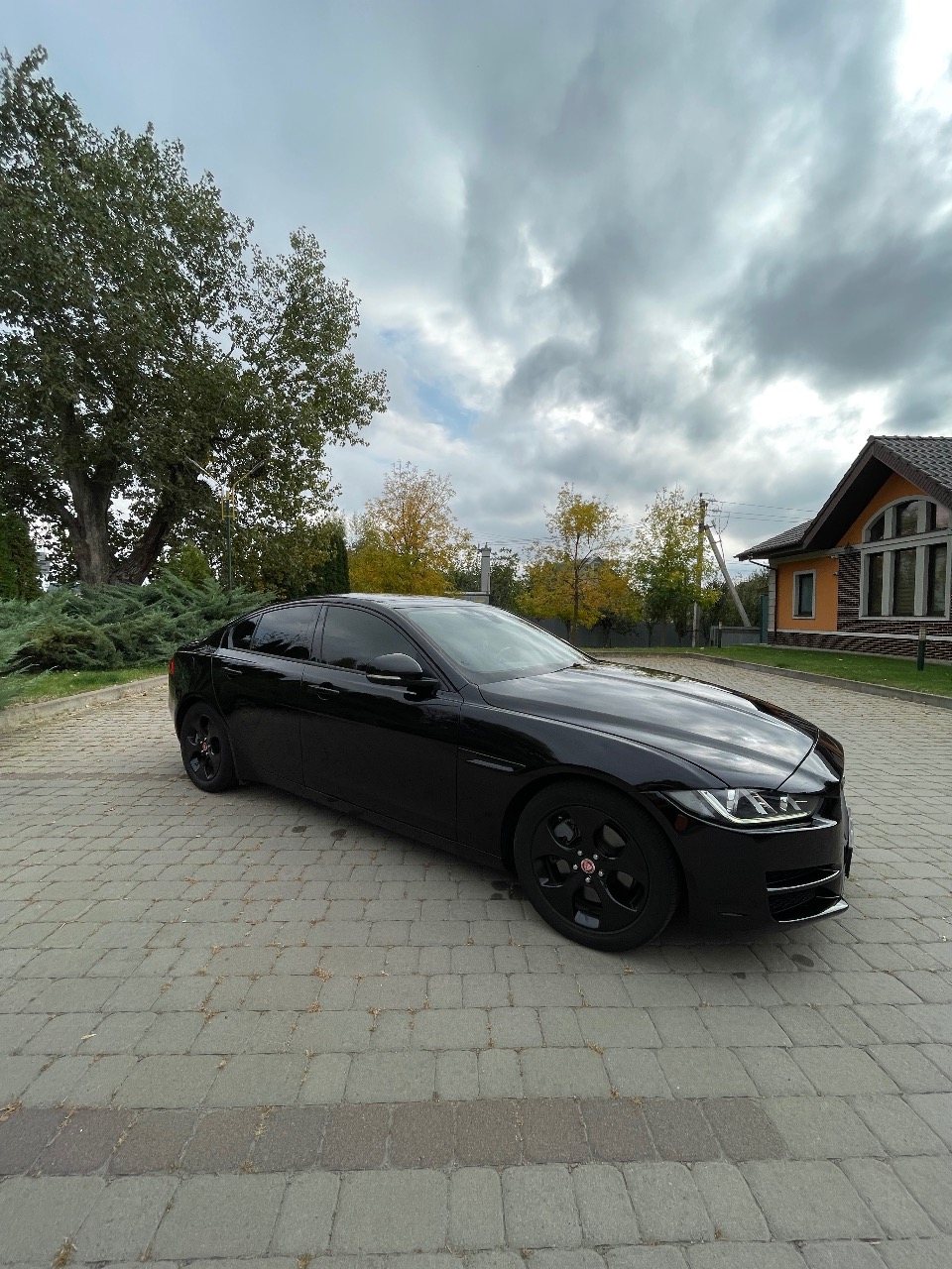 Jaguar XE - фото 15