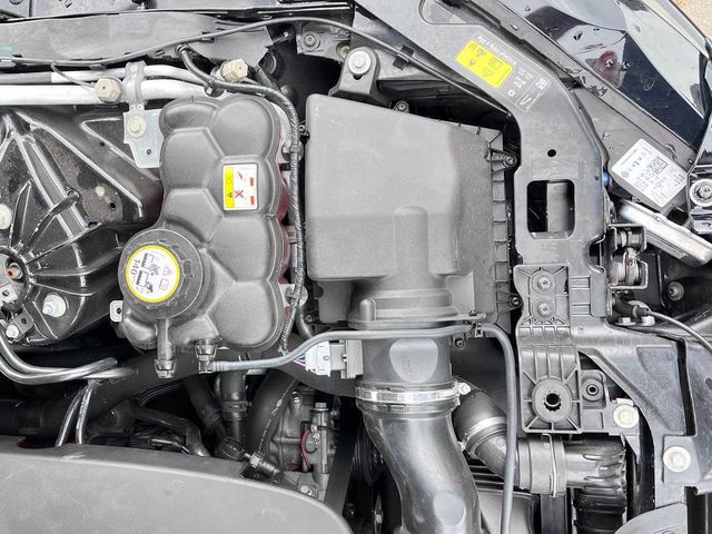 Jaguar XE - фото 3