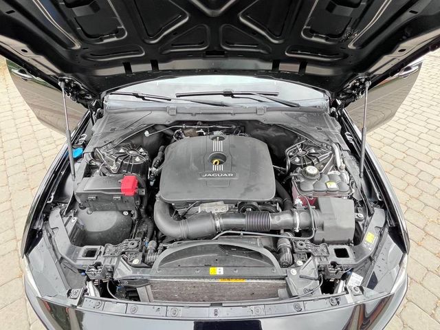 Jaguar XE - фото 4