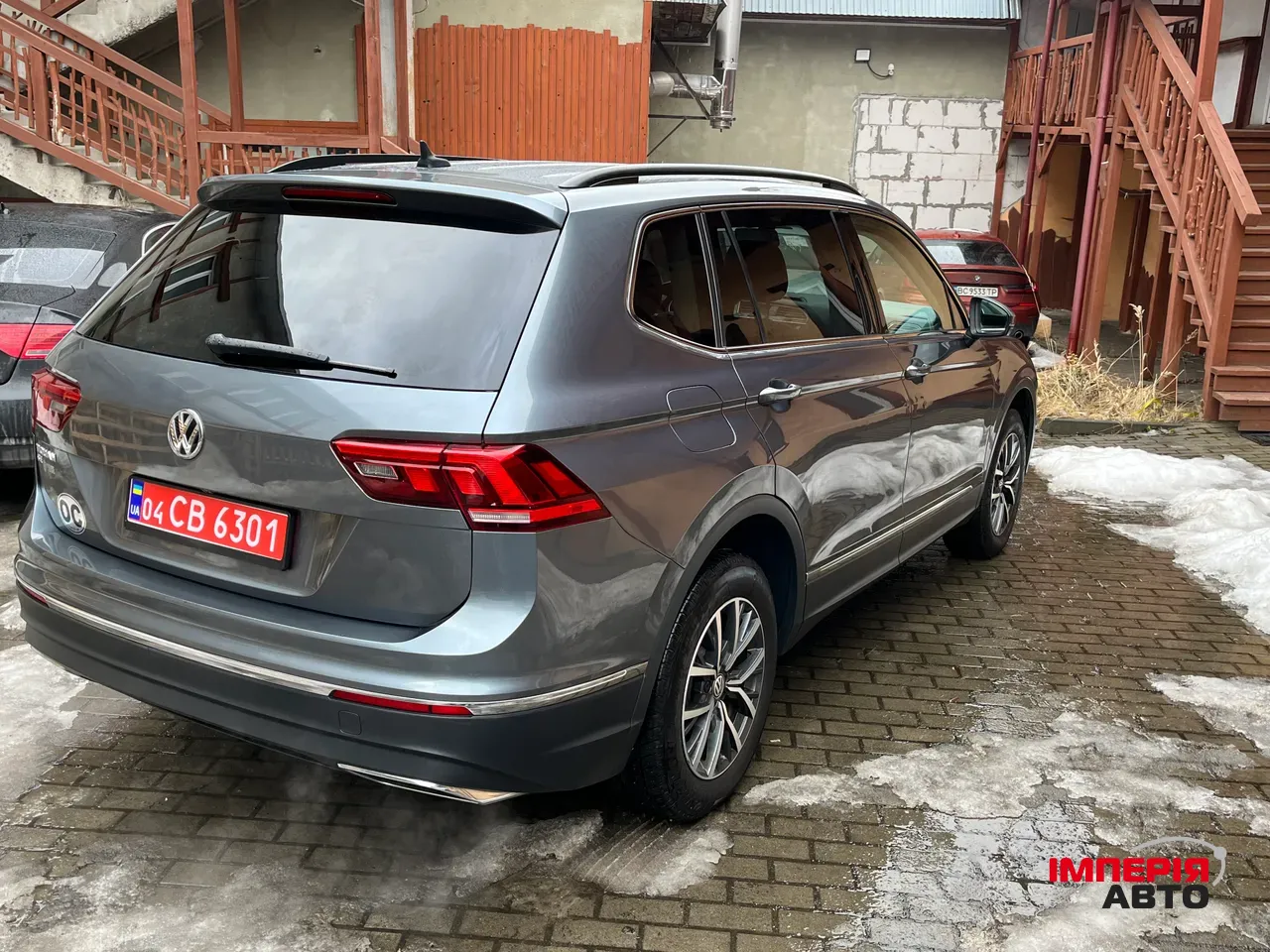 Volkswagen Tiguan - фото 2