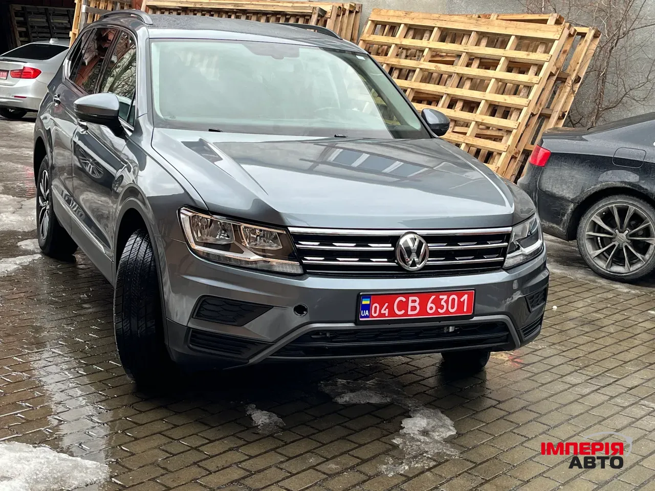 Volkswagen Tiguan - фото 1