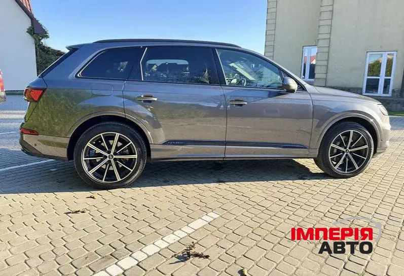 Audi Q7 - фото 5