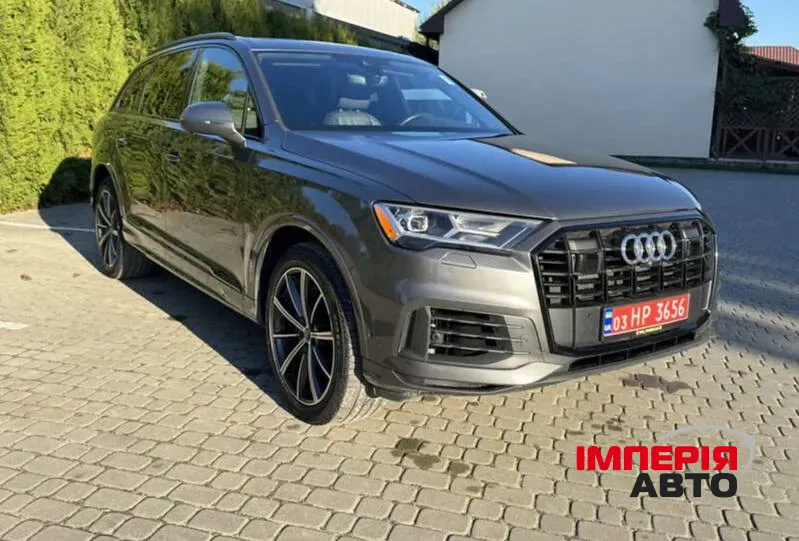 Audi Q7 - фото 8