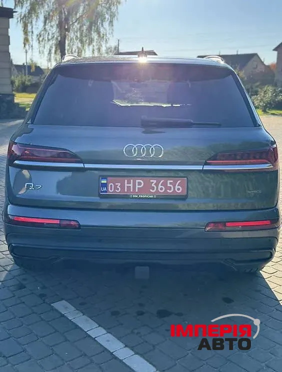 Audi Q7 - фото 7
