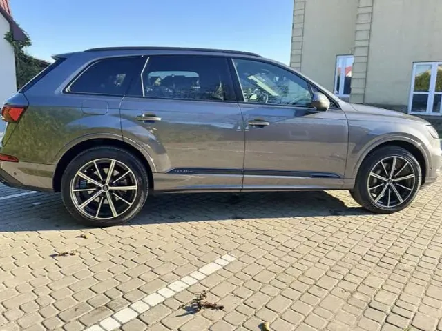 Audi Q7 - фото 5