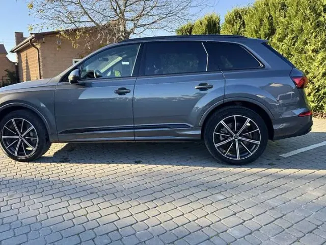 Audi Q7 - фото 3