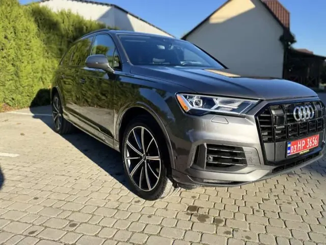 Audi Q7 - фото 2