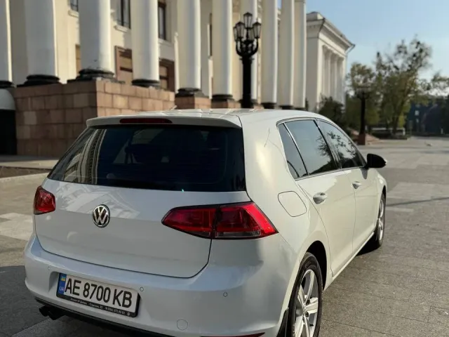 Volkswagen Golf - фото 5