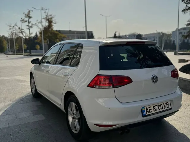 Volkswagen Golf - фото 4