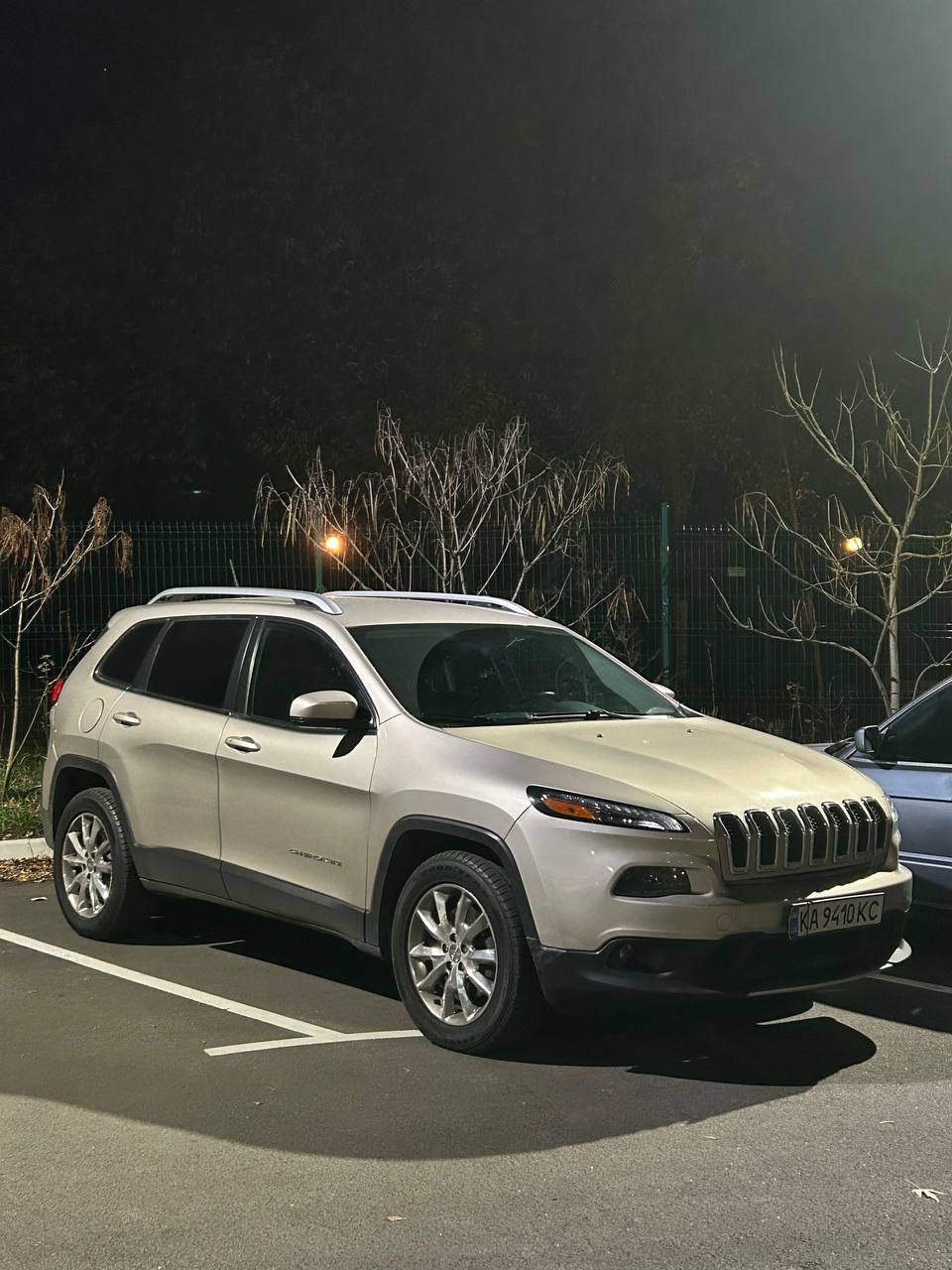 Jeep Cherokee - фото 2