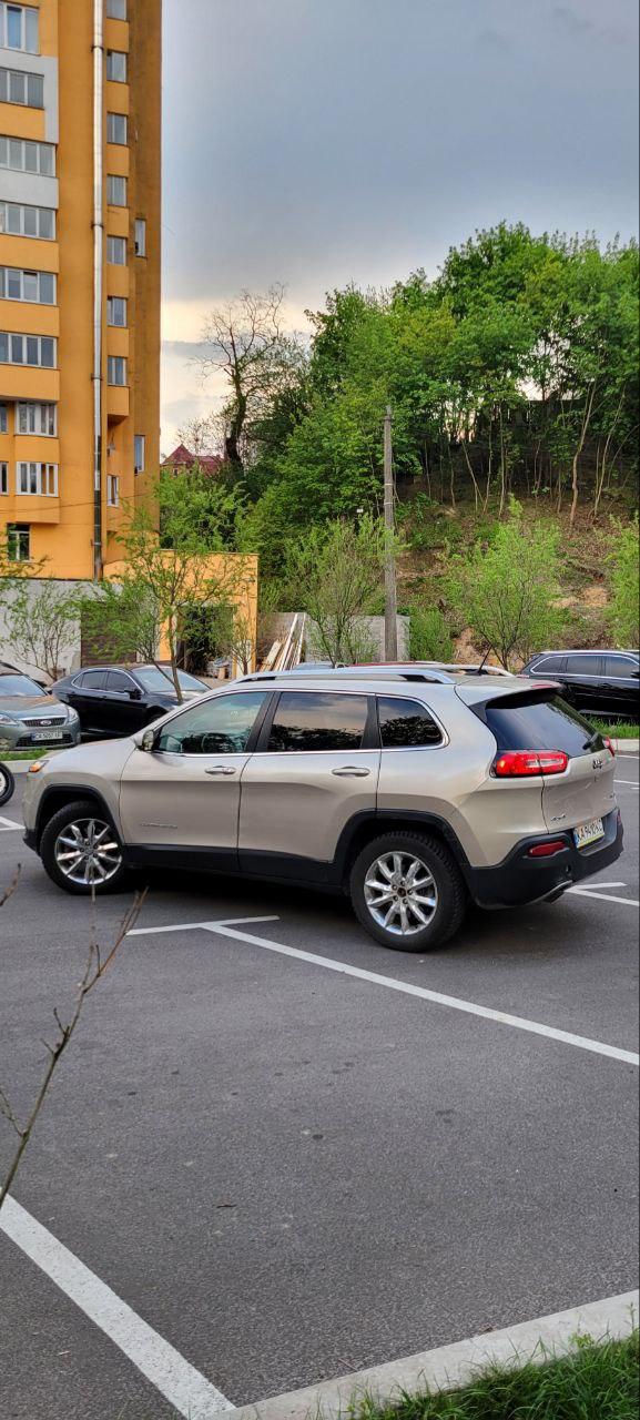 Jeep Cherokee - фото 16