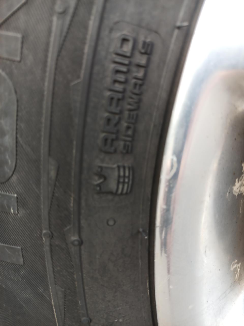 Jeep Cherokee - фото 12