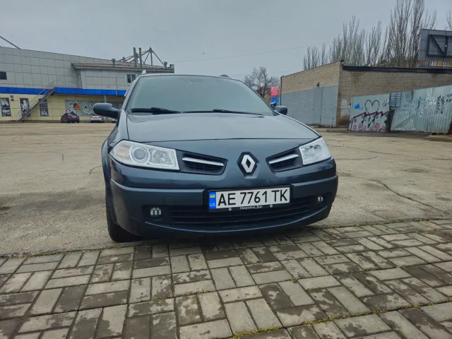 Renault Megane - фото 1