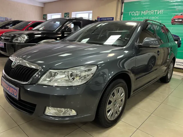 Skoda Octavia - фото 3