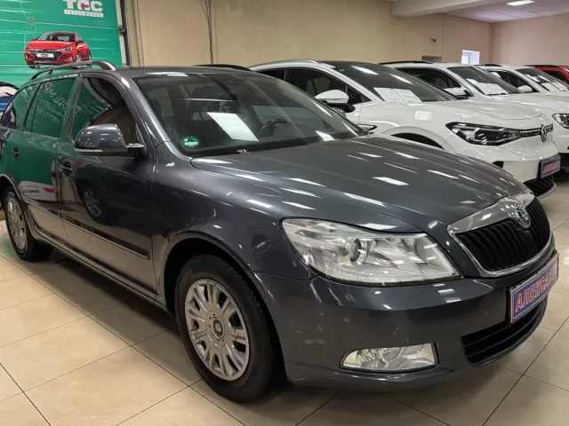 Skoda Octavia - фото 1