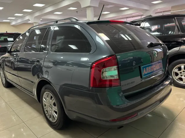 Skoda Octavia - фото 4
