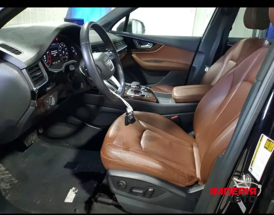 Audi Q7 - фото 7