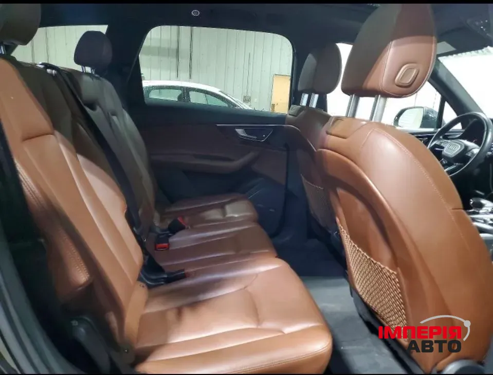 Audi Q7 - фото 11