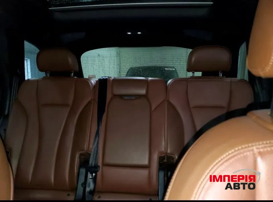 Audi Q7 - фото 8